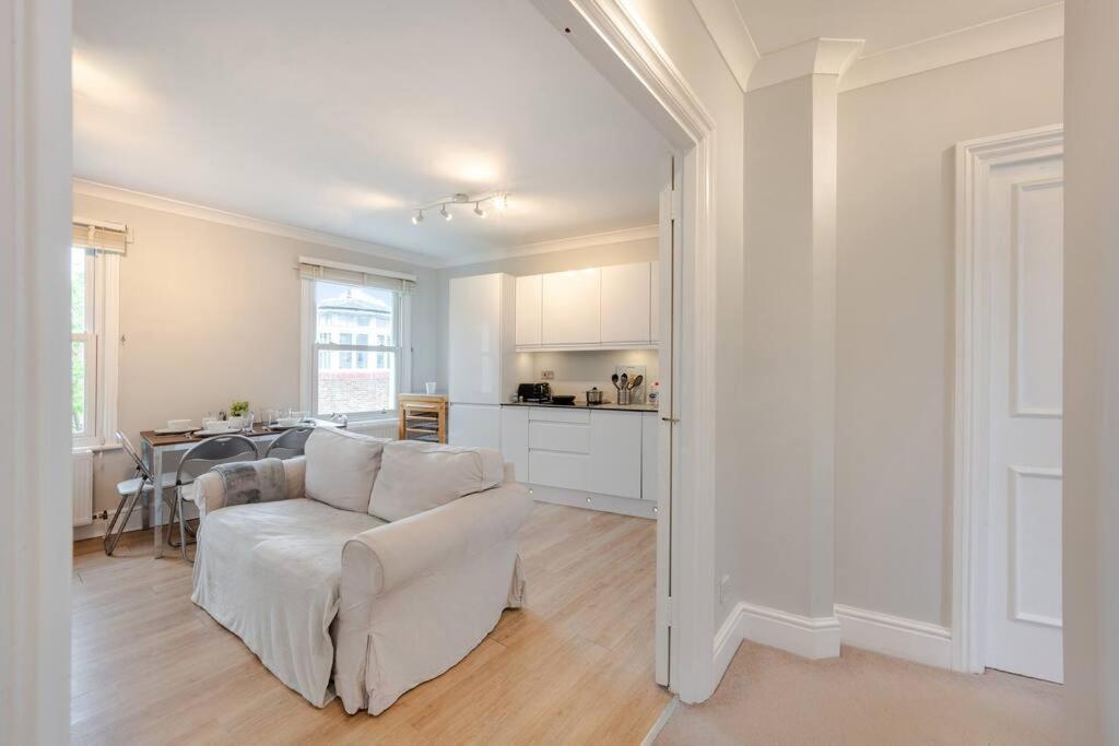 Cosy 2 Bed In Kensington Olympia Lejlighed London Eksteriør billede
