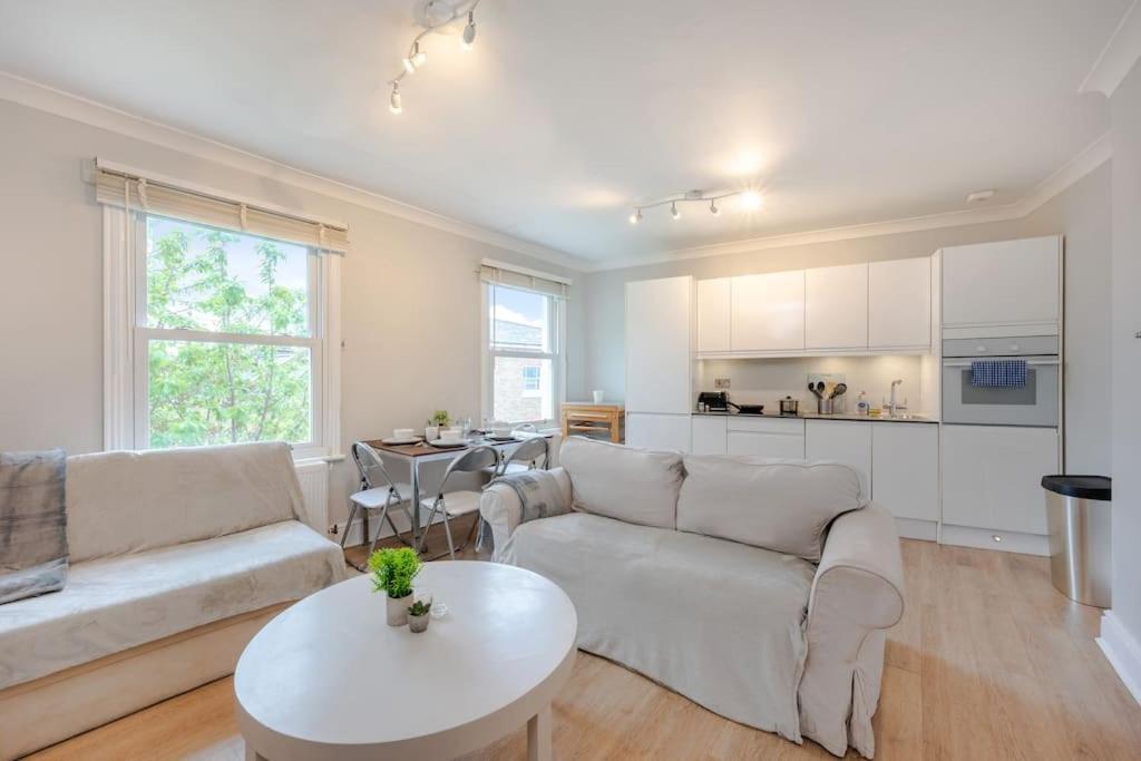 Cosy 2 Bed In Kensington Olympia Lejlighed London Eksteriør billede