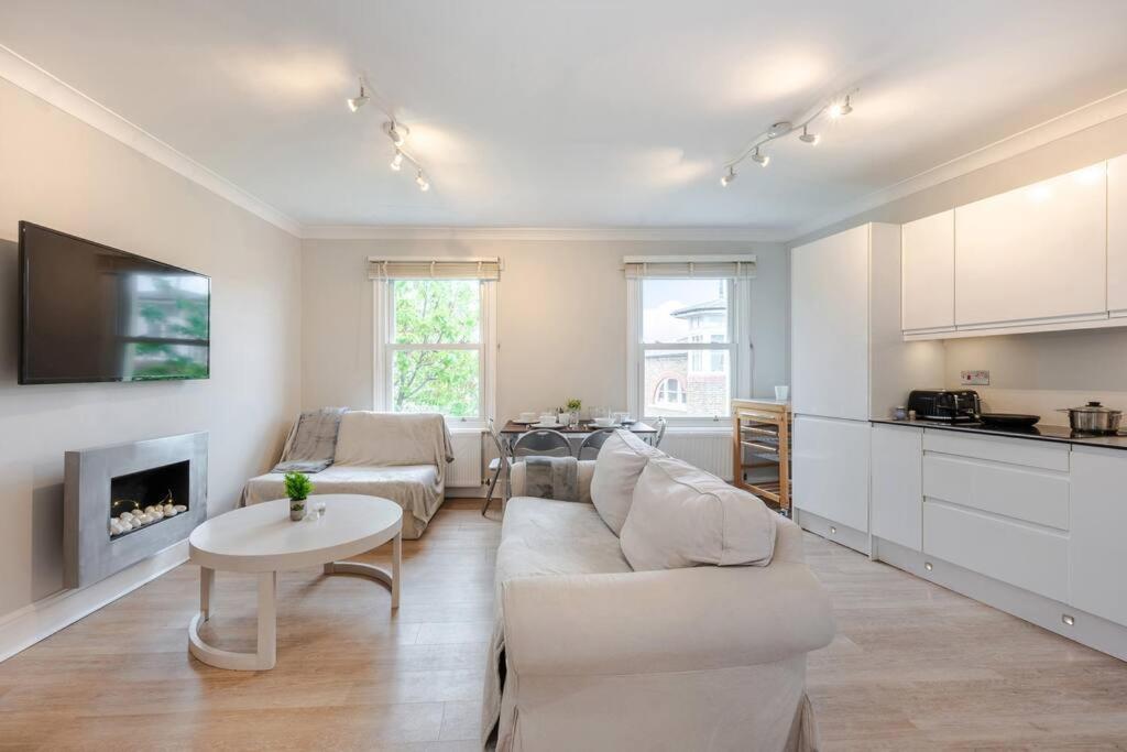 Cosy 2 Bed In Kensington Olympia Lejlighed London Eksteriør billede